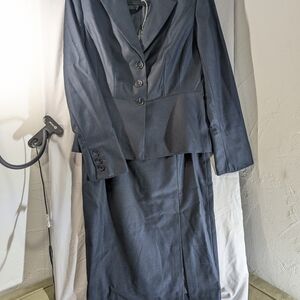 Elegant Navy Blue Skirt Suit